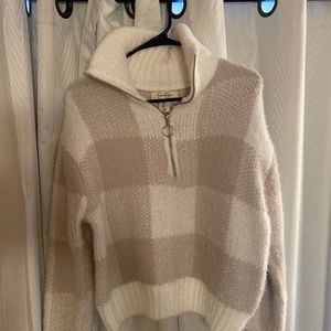 Jessica Simpson sweater